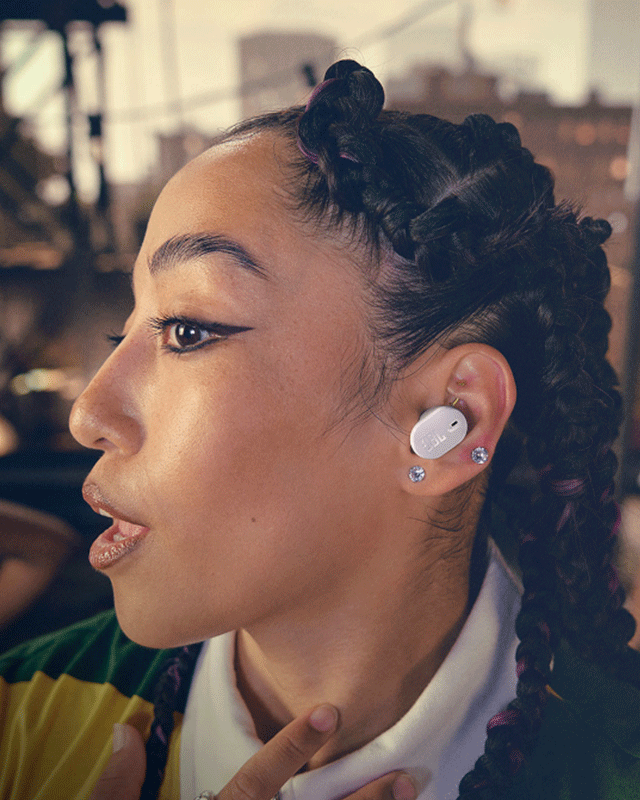 JBL Tune Buds 2 med abonnement - Hvid. Mindstepris: 1622.00 kr.